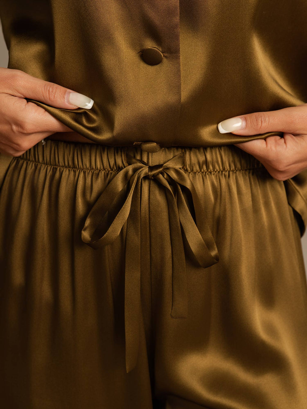 Pyjama Femme en Pure Soie avec Boutons