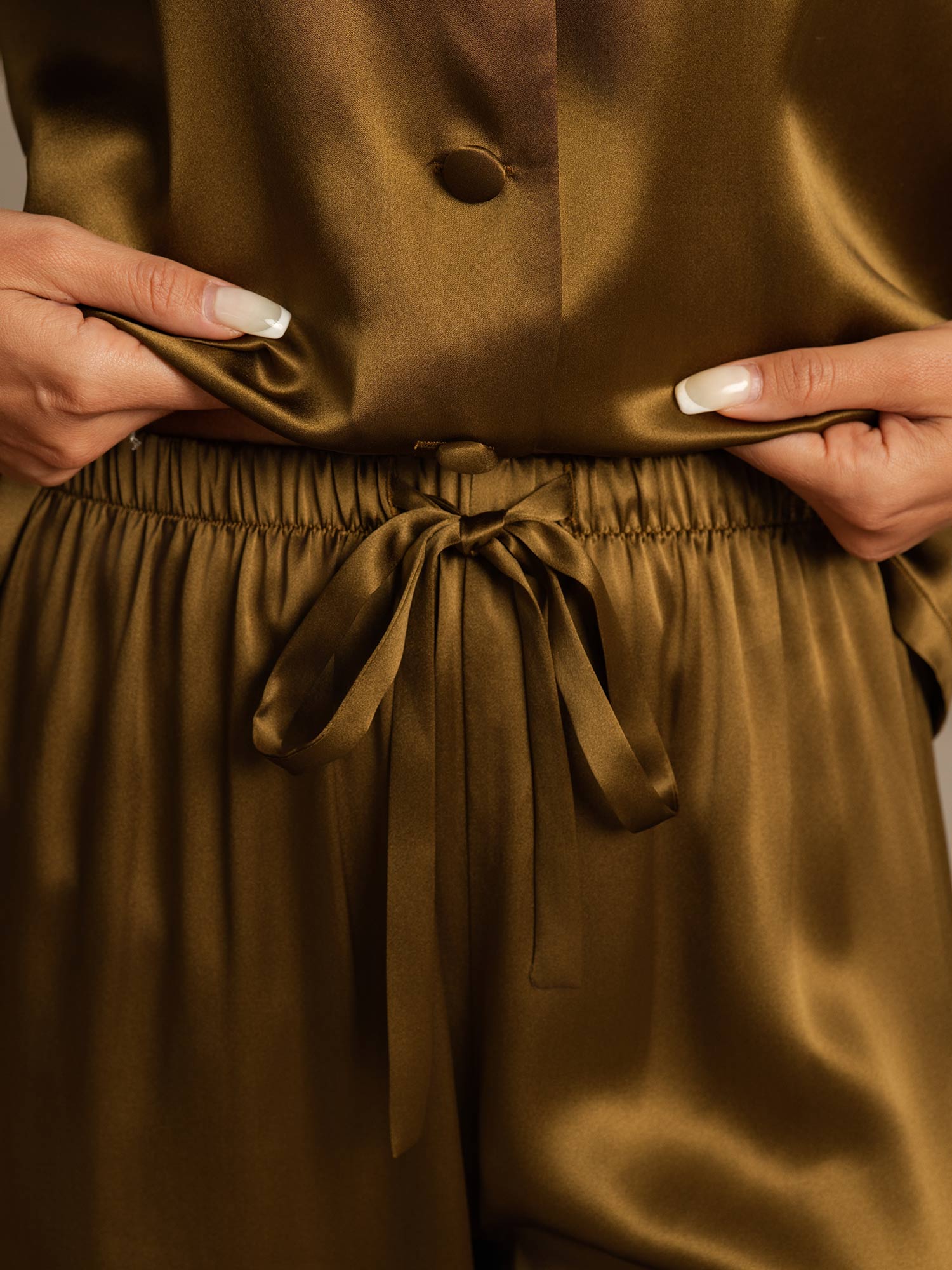 Pyjama Femme en Pure Soie avec Boutons