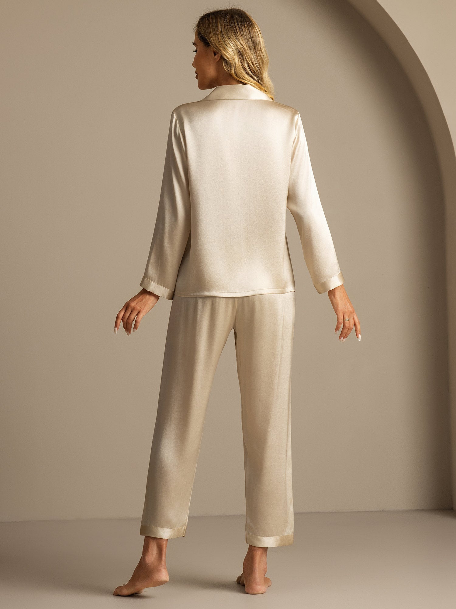 Pyjama Femme en Pure Soie avec Boutons