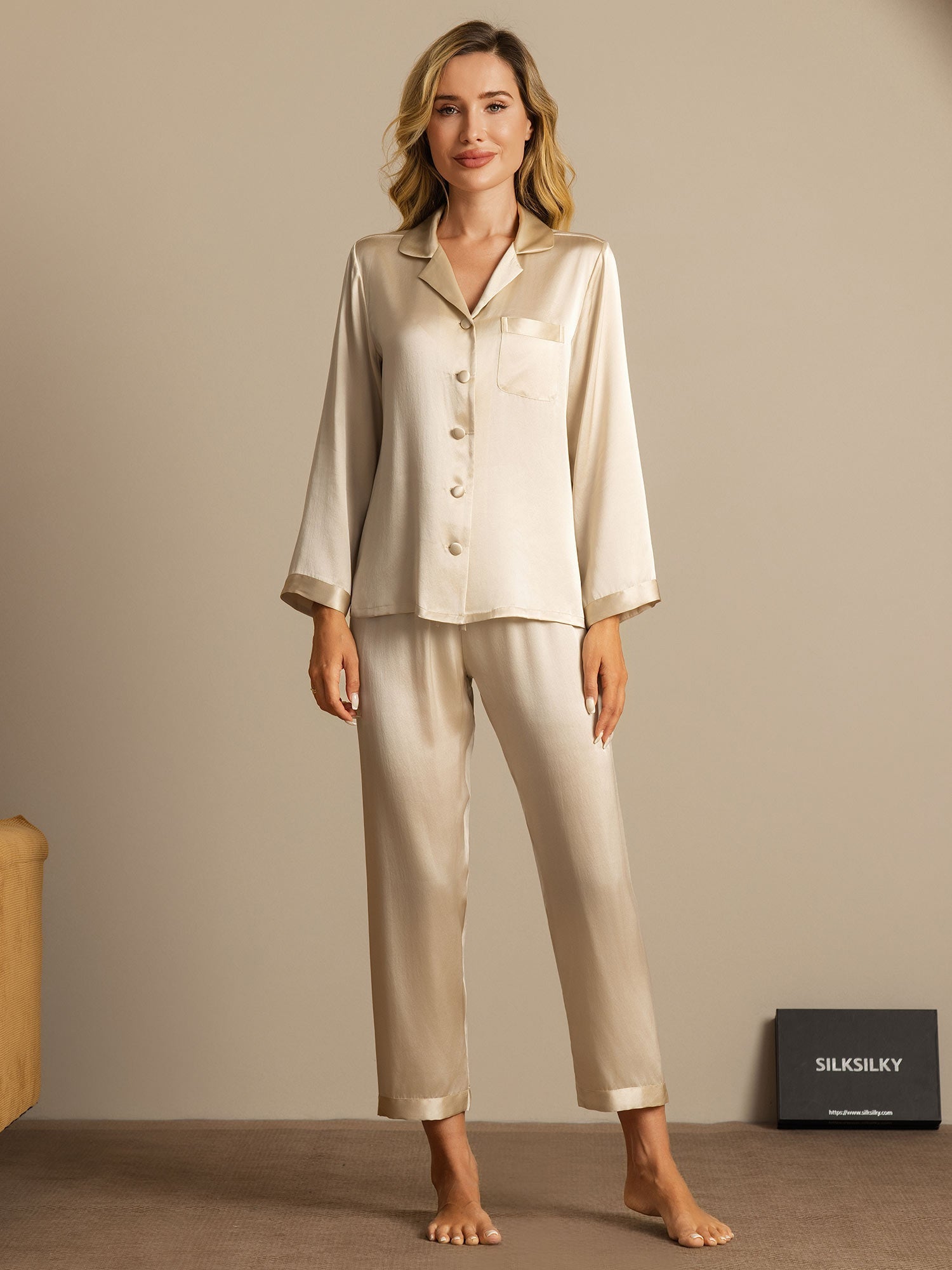 Pyjama Femme en Pure Soie avec Boutons