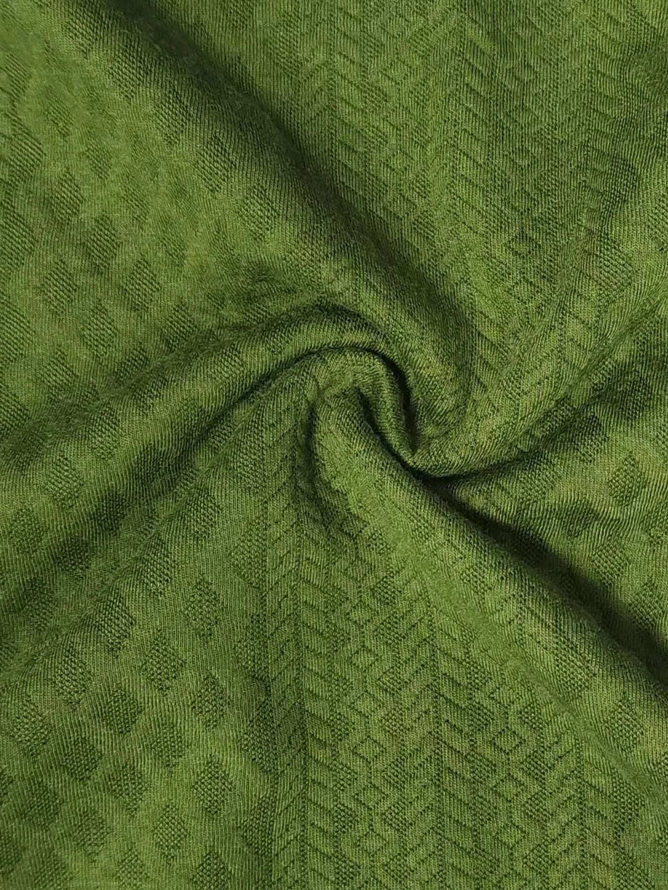 Marc : Pull à col montant en jacquard, alliant confort et élégance intemporelle.